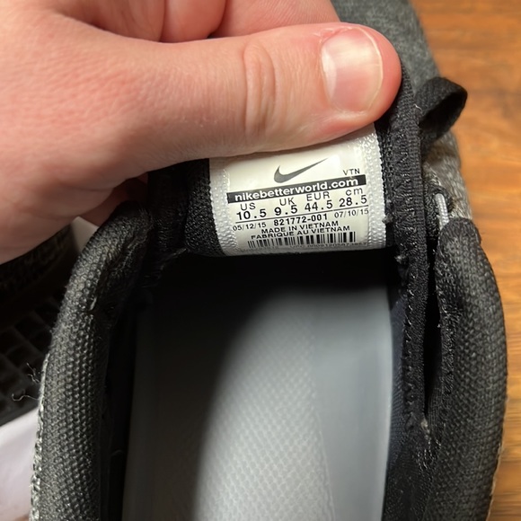 Nike shoes - Picture 9 of 9